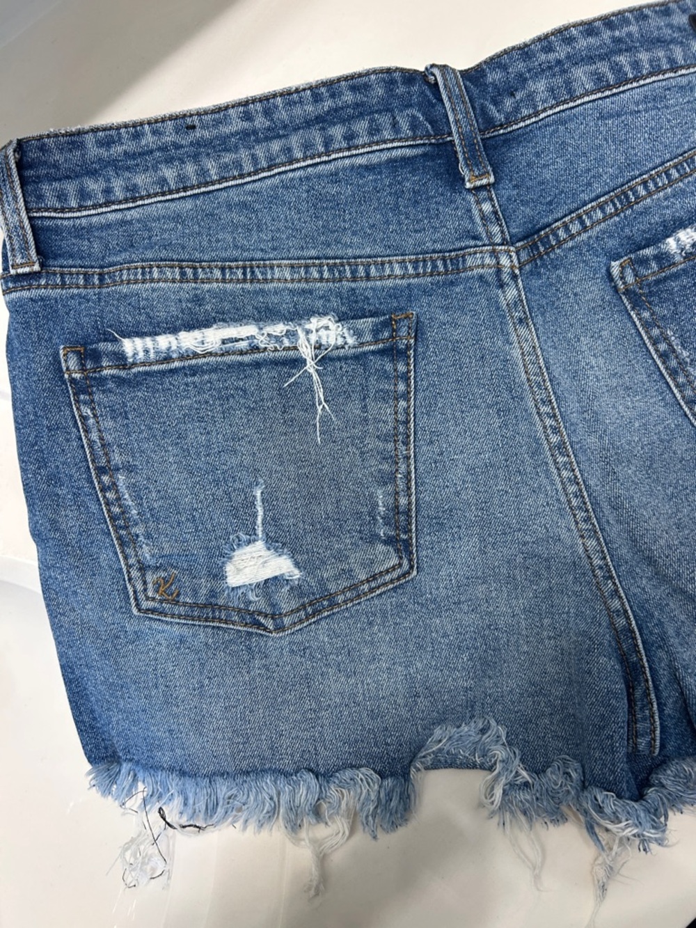 Kut From The Kloth High Rise Jane Denim Frayed Hem Shorts NWOT, 8 - Picture 7 of 10